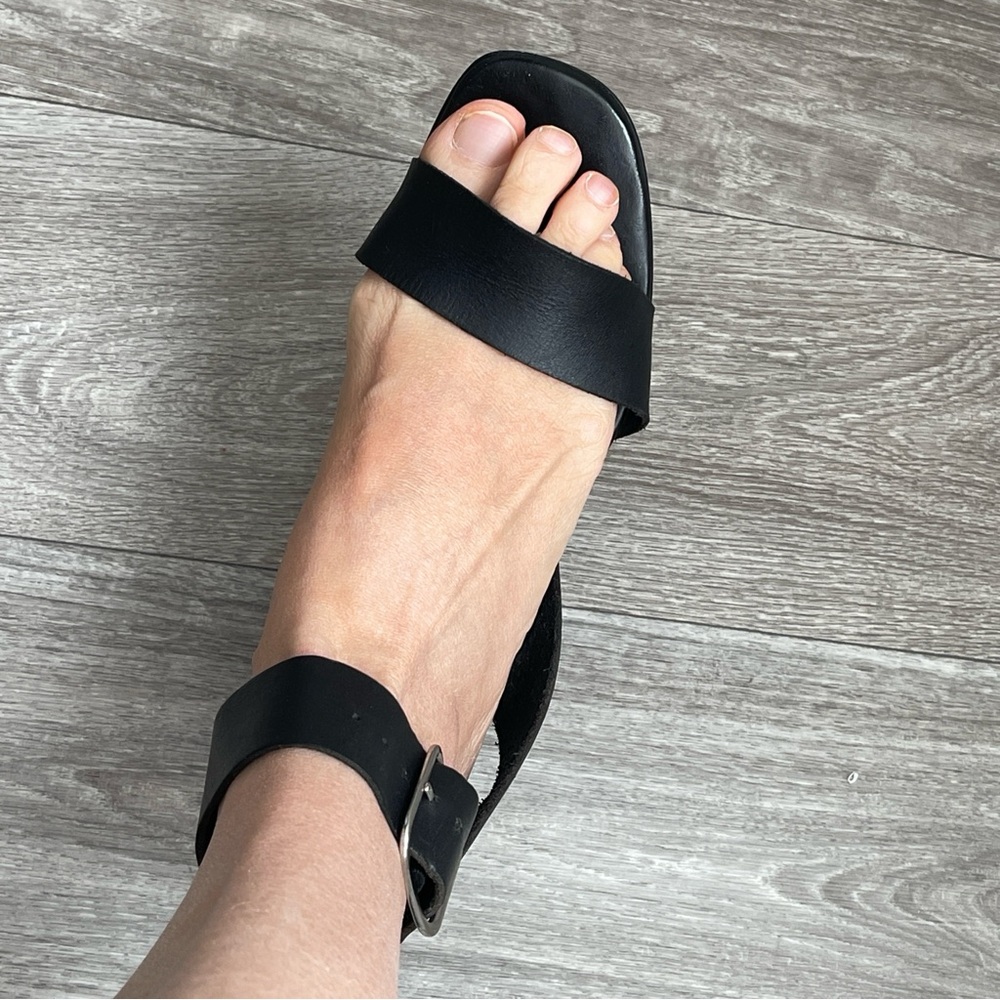 &Other Stories Medium Block Heels Leather Black Sandals Size: 7  In good Pre-own